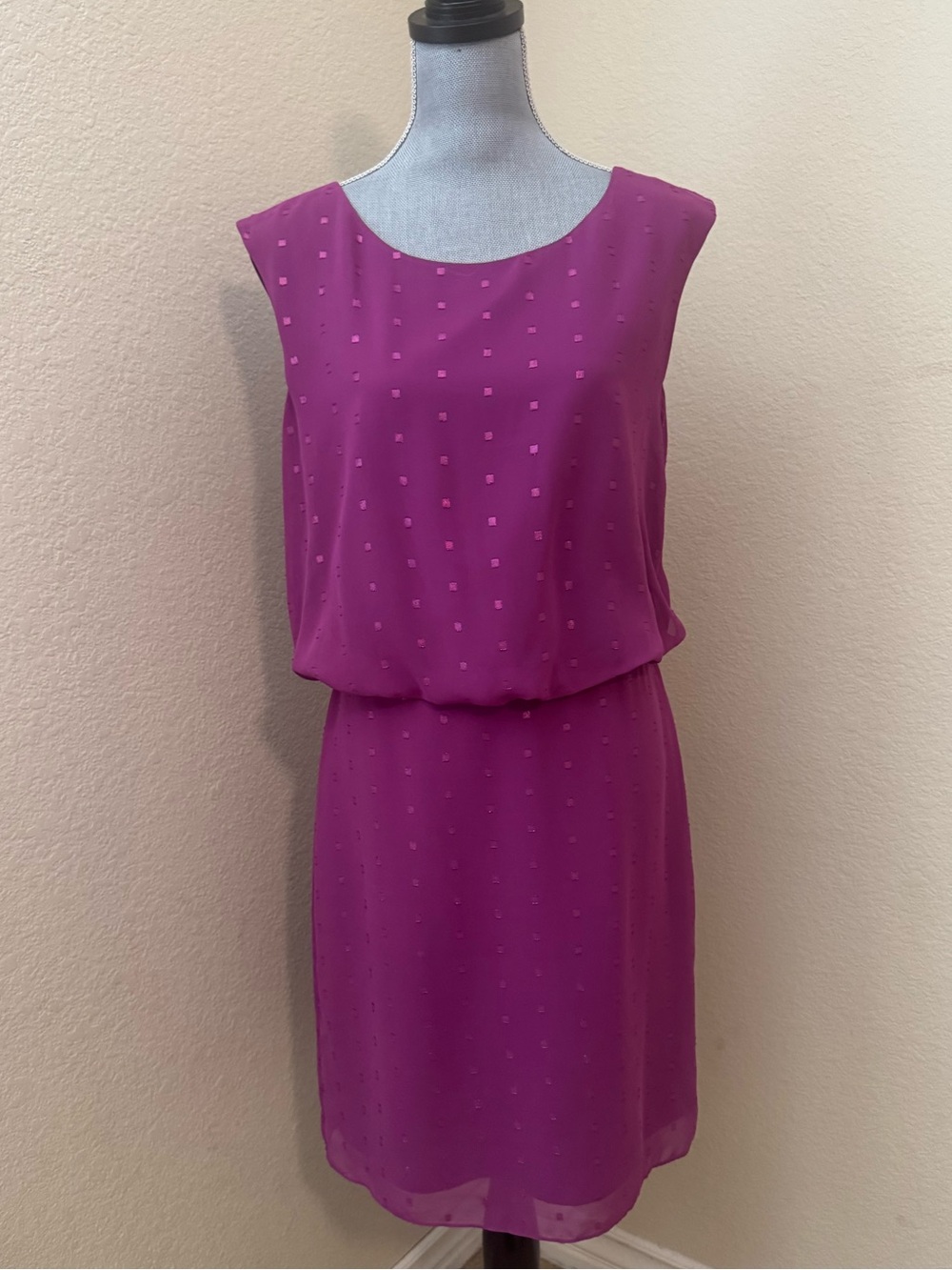 Women’s Sleeveless Dress in Magenta